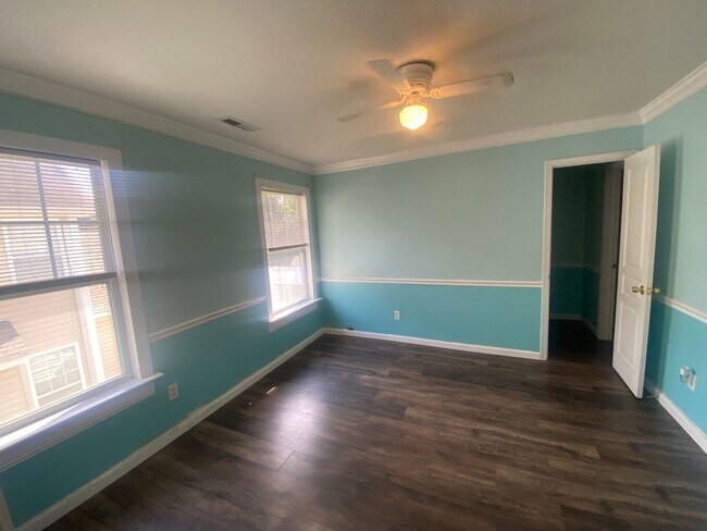 Building Photo - Charming Hampton Home