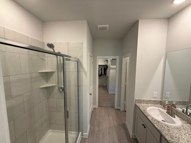 Building Photo - 25105 Pomegranate Pl