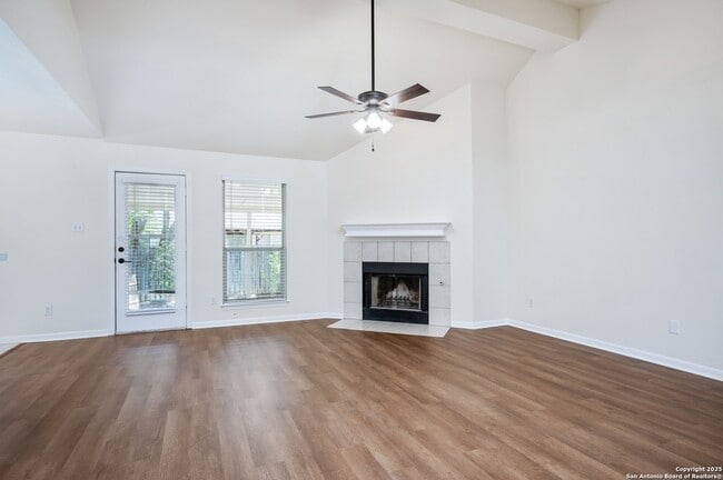 Building Photo - 963 River Rock