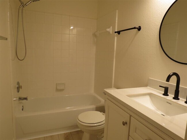 Building Photo - 12604 Linford Dr