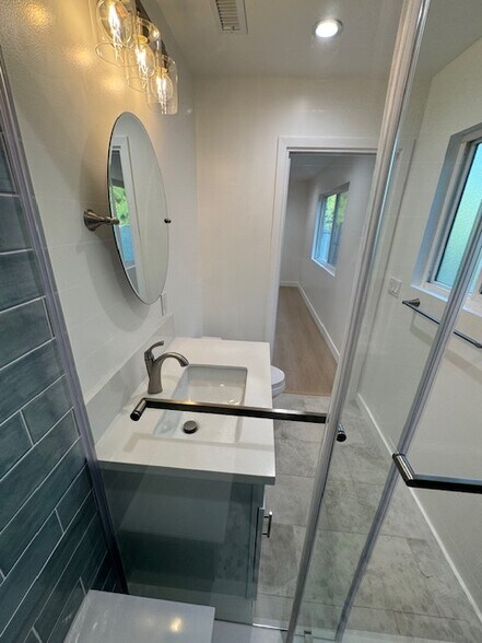 Building Photo - 10839 Fellows Ave