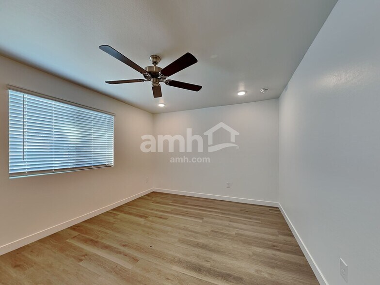 Building Photo - 12630 W Flynn Ln