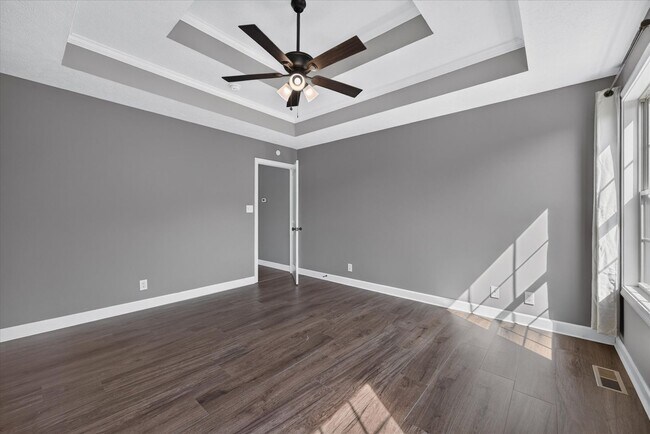 Building Photo - 645 Fox Hound Dr