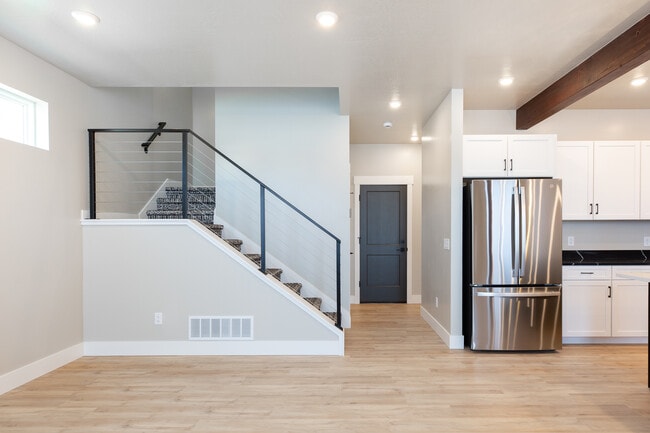 Building Photo - 5377 Remington Dr