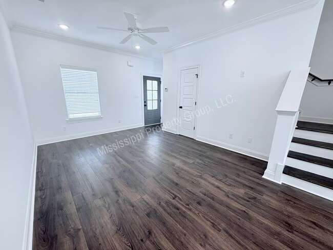 Building Photo - 4BR/4.5BA For Rent