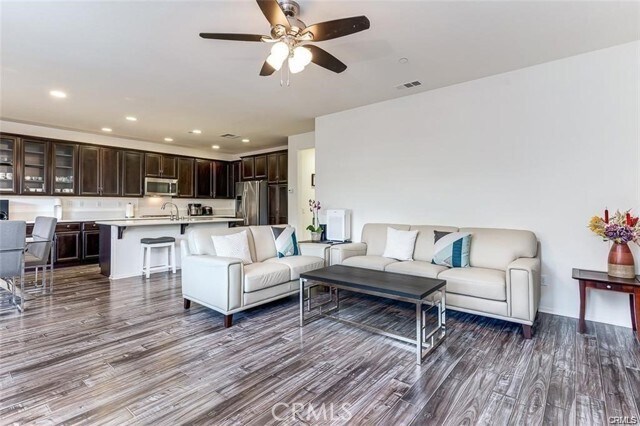 Building Photo - 3285 Ledgewood Cir