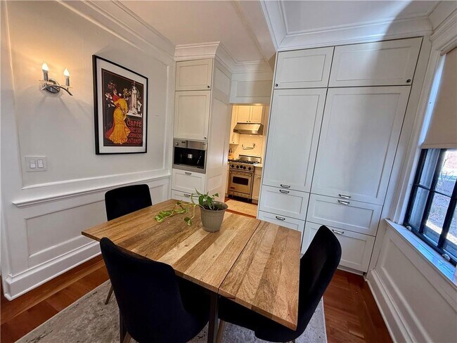 Building Photo - 367 Benefit St