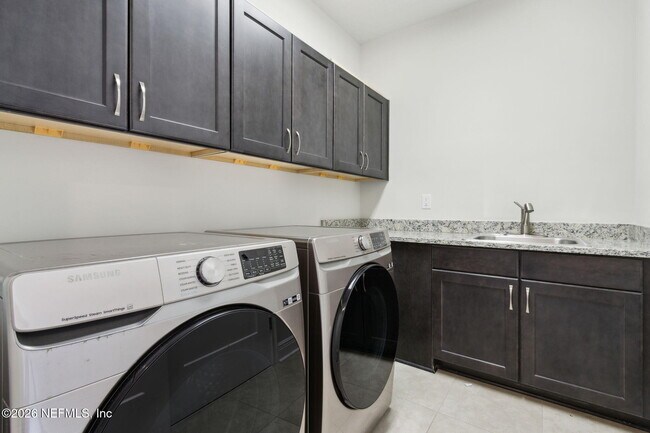 Building Photo - 401 Marquesa Cir