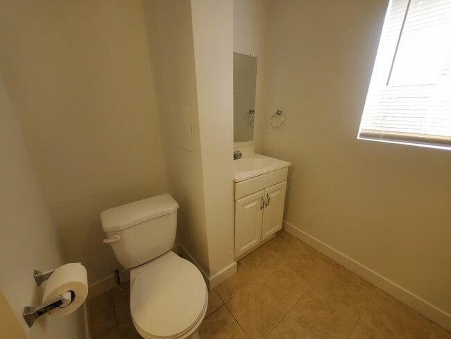 Building Photo - 4735 Wedgecliffe Dr