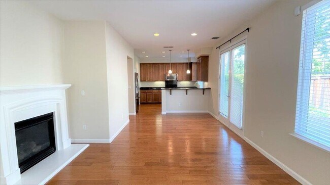 Building Photo - Concord Beautiful 4 bedroom 2.5 bathroom h...
