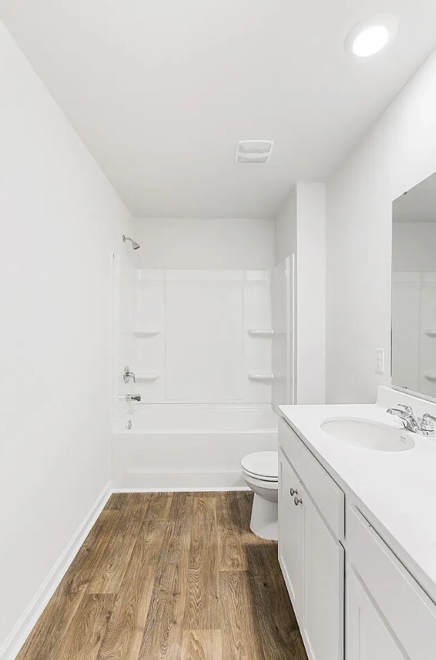 Building Photo - 201 N Lgt Wy