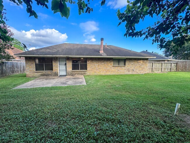 Building Photo - 14418 Moorfield Dr