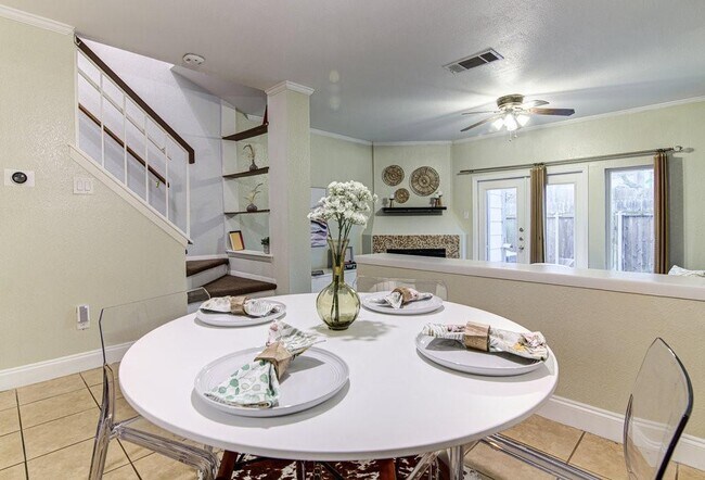 Building Photo - 1411 Gracy Farms Ln