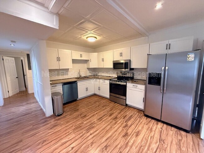 Building Photo - 2855 Ernest St