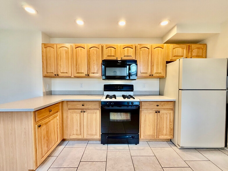 Primary Photo - 20 Jervis Rd