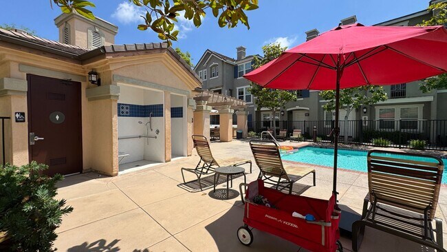 Building Photo - Beautiful Tri-Level 3BD/2BA Townhome in Greystone at Eastlake – Eastlake Chula Vista