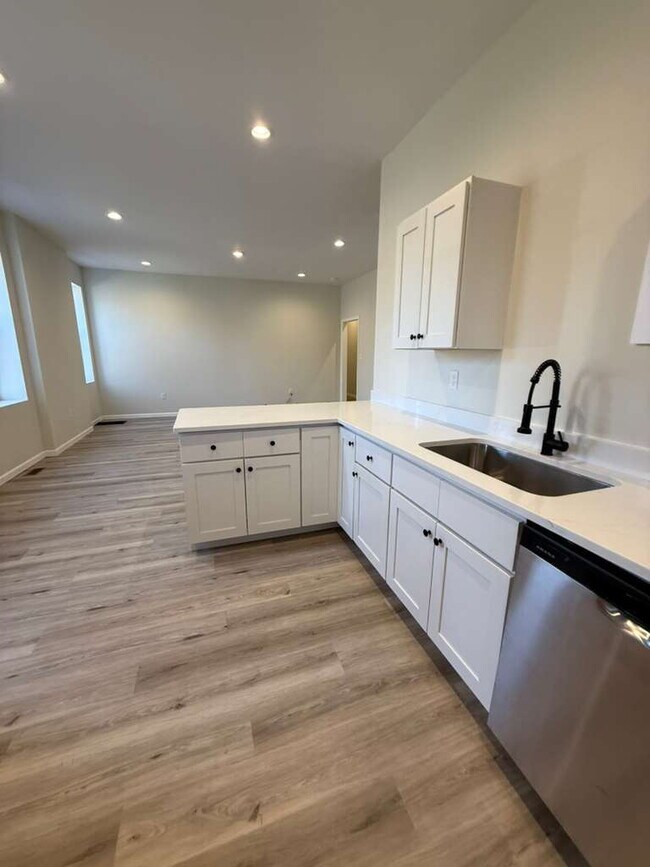 Building Photo - 3215-3217-3217 Nebraska Ave