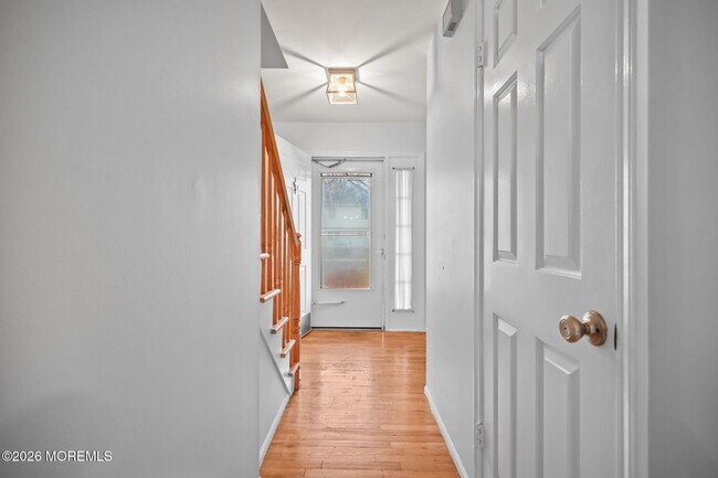 Building Photo - 11 Applebey St