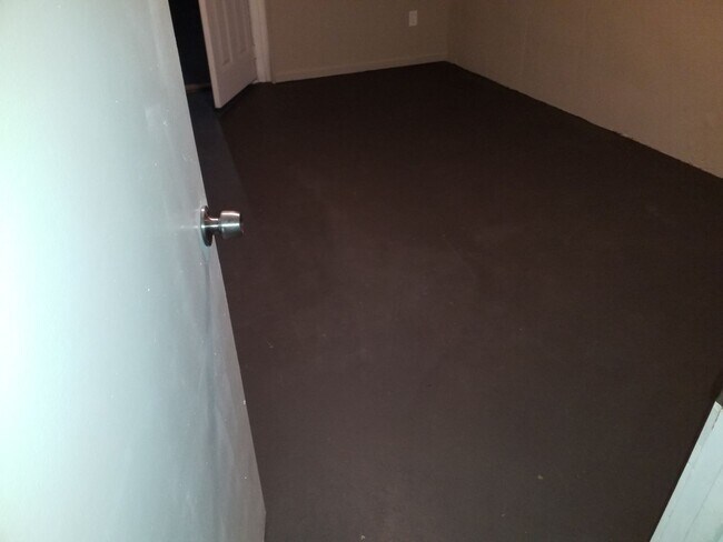 Building Photo - AVAILABLE NOW! Liberty Home 3 Bed 2 Bath 2...