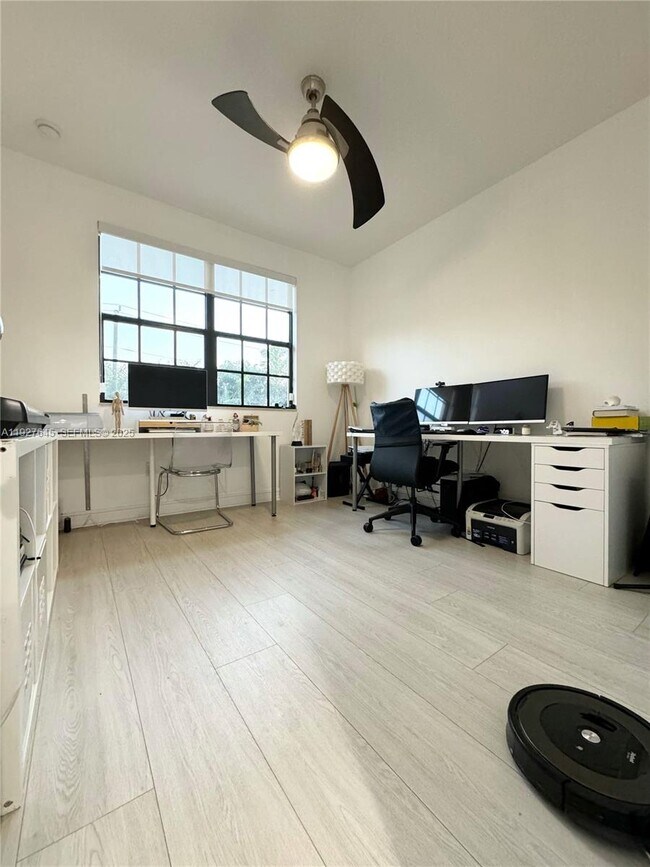 Building Photo - 13017 Riverwalk Cir S