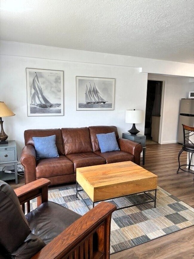Building Photo - Long Term Rental- Chateau Claire 52