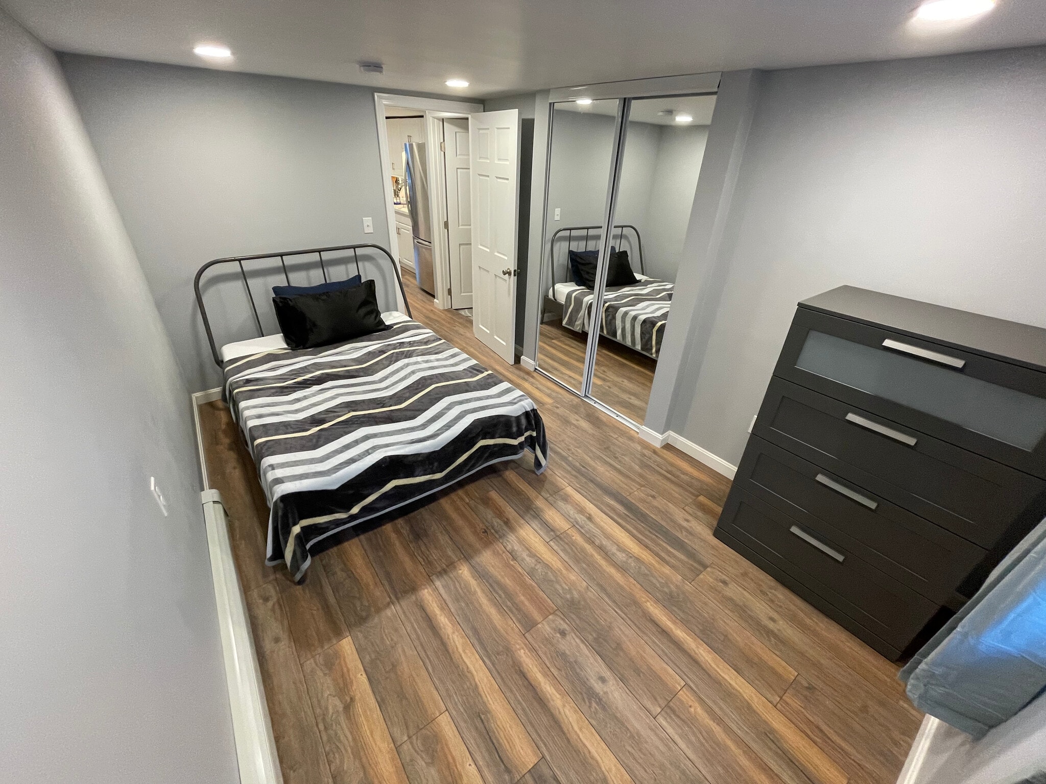 Building Photo - 24 Epworth St