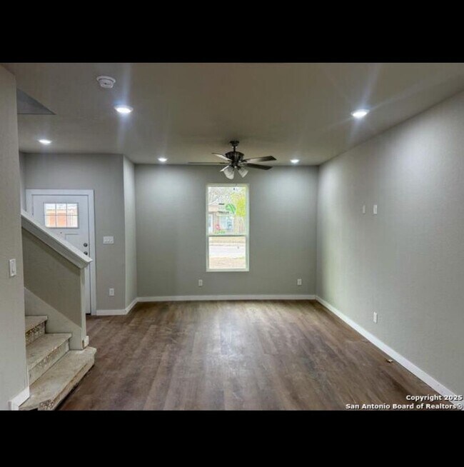Building Photo - Call for more details!!