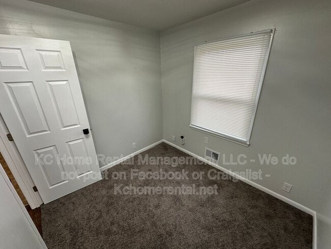 Building Photo - 5016 Norwood Ave