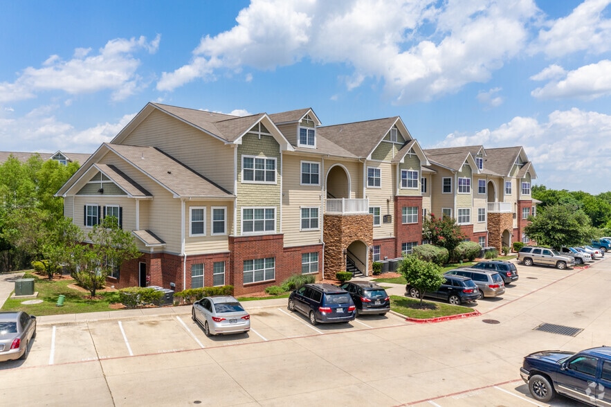 River Valley 810 E Slaughter Ln Austin TX 78744 Apartment Finder