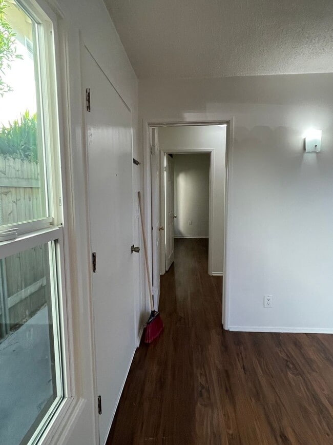 Building Photo - 6859 Pasado Rd