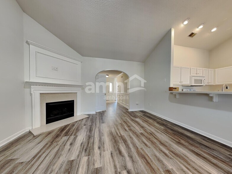 Building Photo - 11 Lake Linden Ct