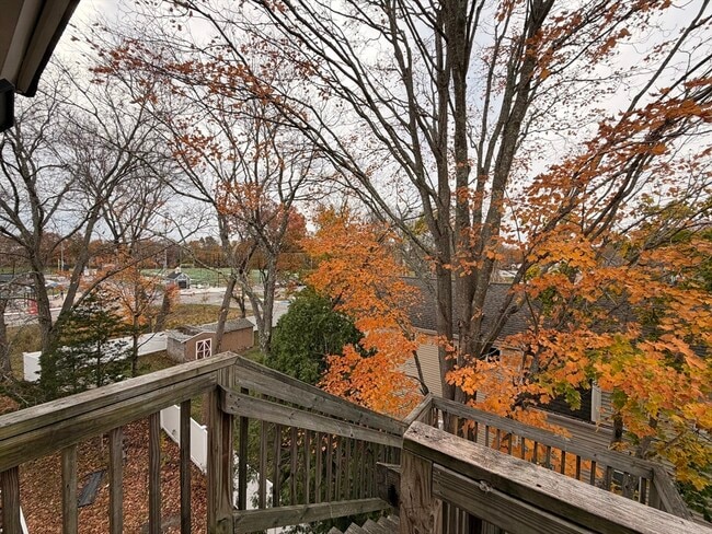 Building Photo - 198 Reed St