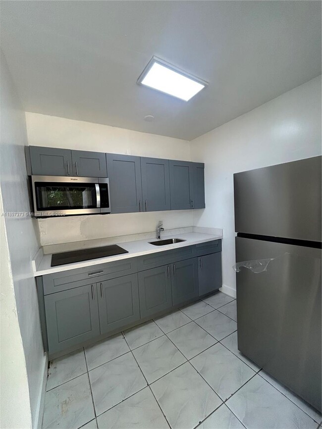 Building Photo - 2611 SW 62nd Ave