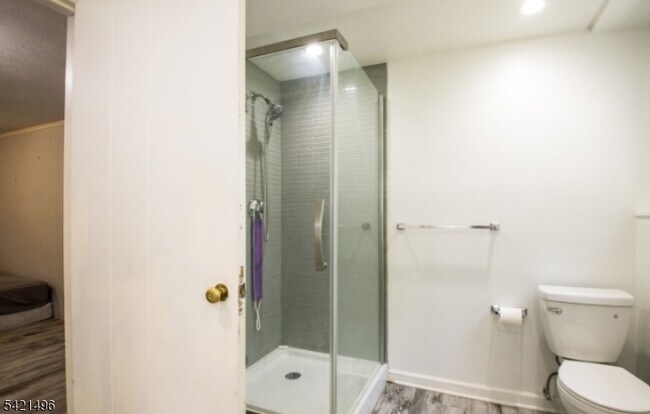 Building Photo - 4 Rumson Rd