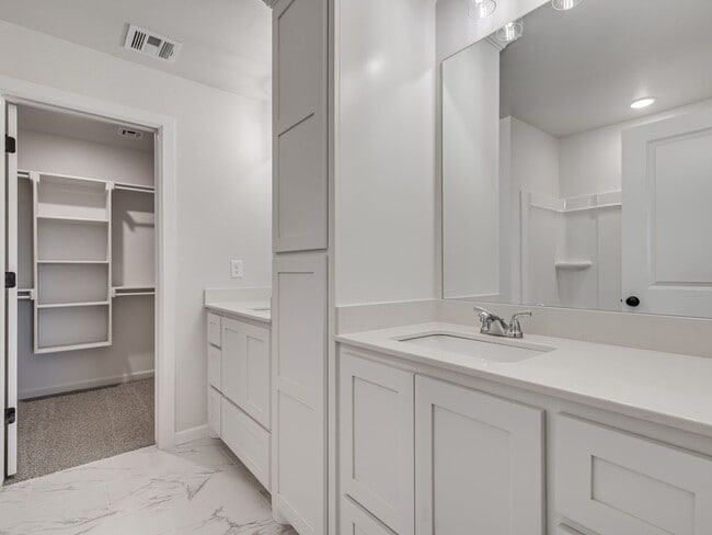 Building Photo - Newer Home in Washington under $1,500!