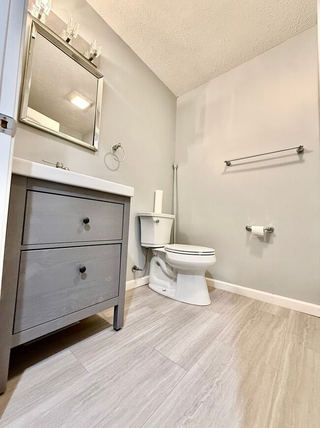 Building Photo - 3 Bedroom Ranch Home Available February, 2026 ($1,750 Monthly)