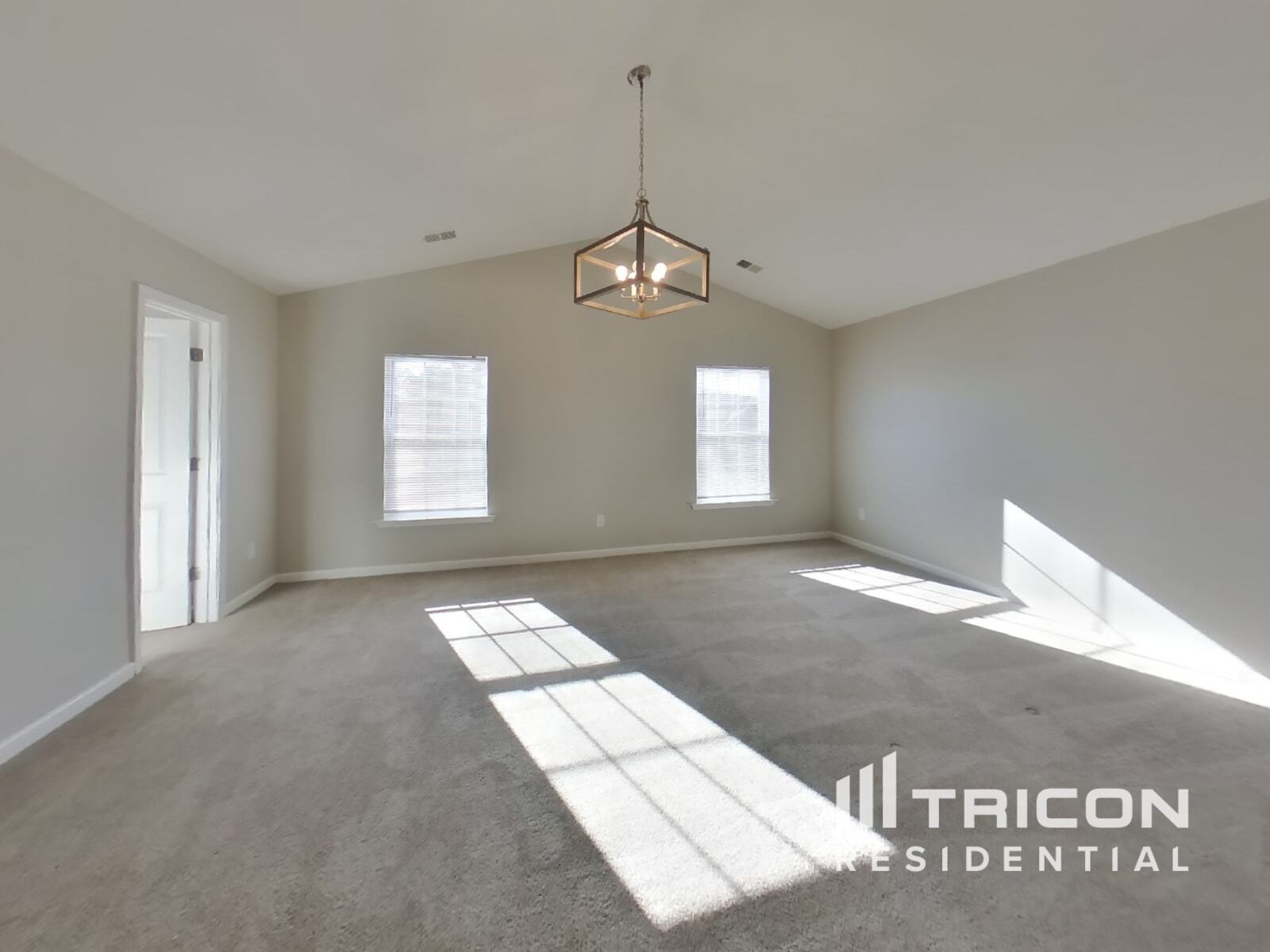 Building Photo - 870 Markham Cir