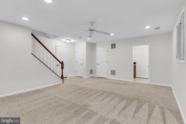 Building Photo - 6618 Frost Lake Ln