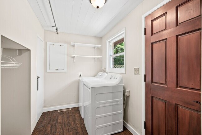 Building Photo - DARLING BUNGALOW in Desirable Arroyo Heigh...