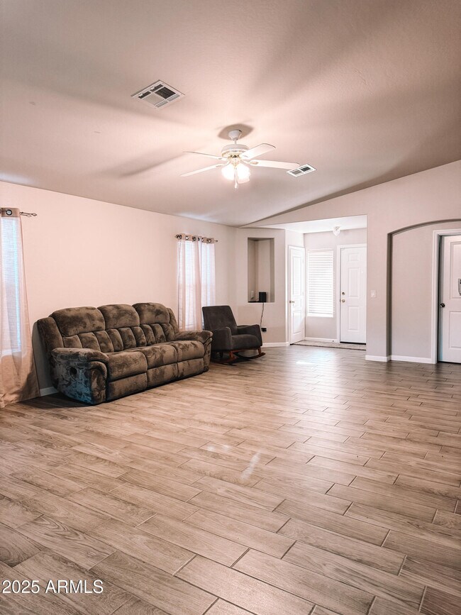 Building Photo - 16486 N 164th Dr
