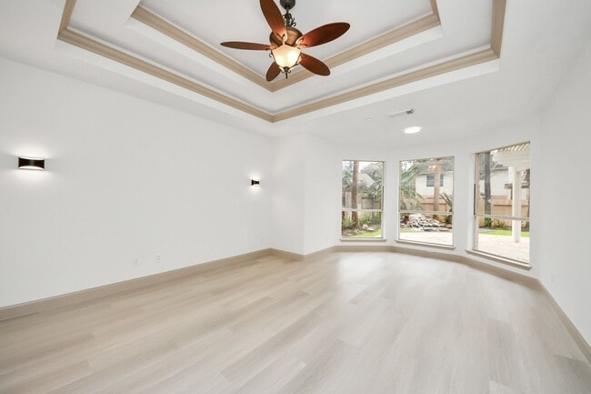 Building Photo - 8119 Meadow Vista Dr