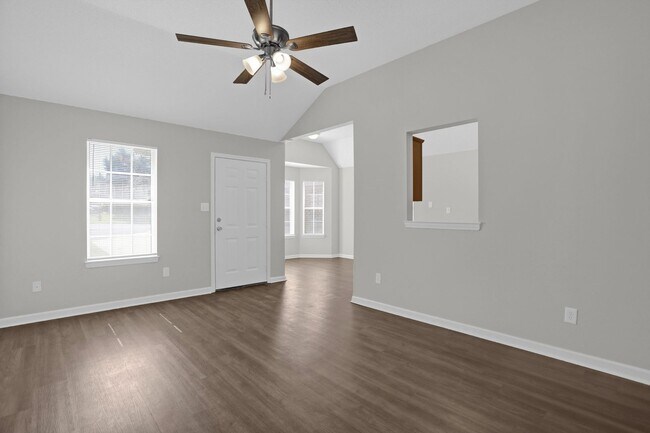 Building Photo - 1676 Joy Cir