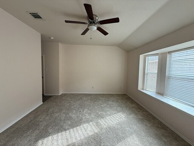 Building Photo - 2224 Hummingbird Way