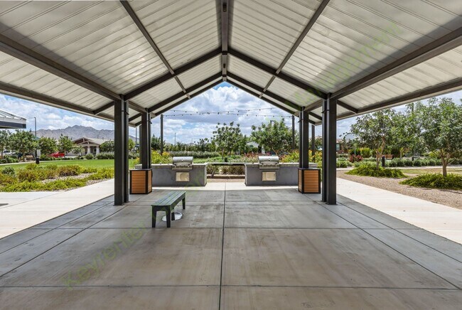 Building Photo - Stunning Gilbert Home Located in the Beautiful Belrose Gated Community!