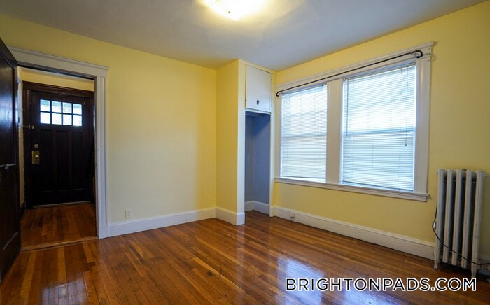 Building Photo - 81 Beechcroft St