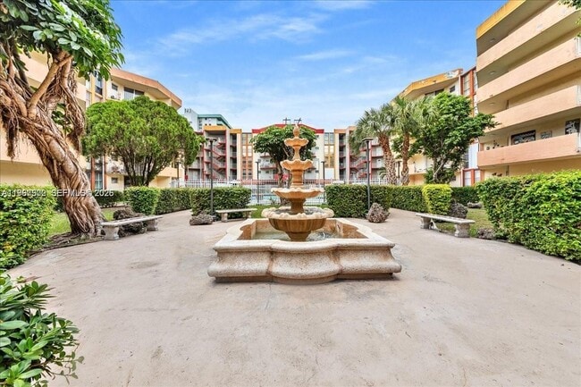 Building Photo - 1750 W 46th St