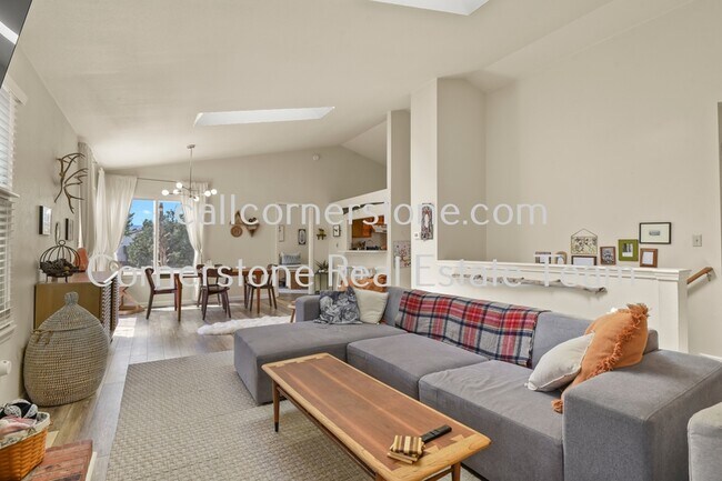 Building Photo - 8640 Boxelder Dr