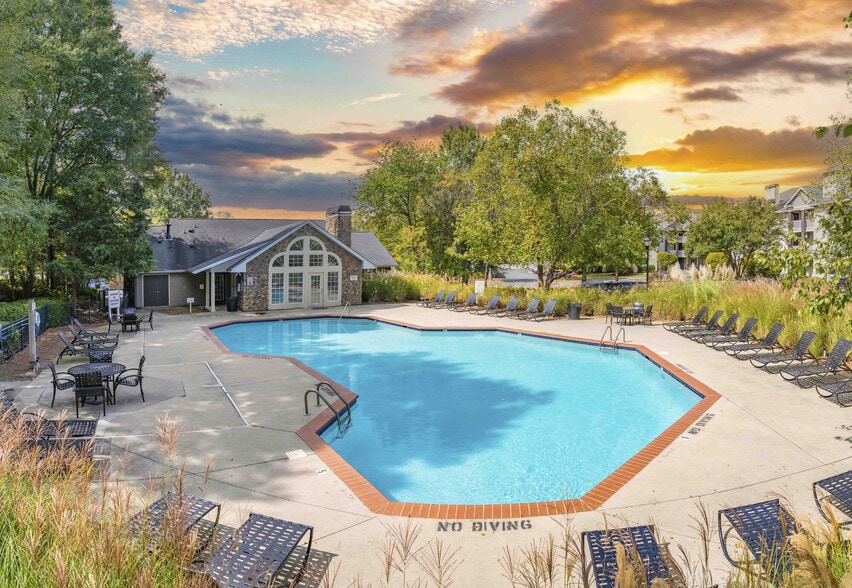 Primary Photo - Hollis 7601