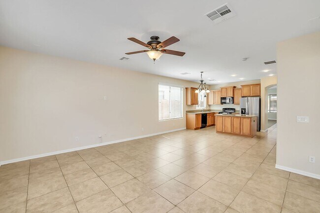 Building Photo - Great Queen Creek Location!