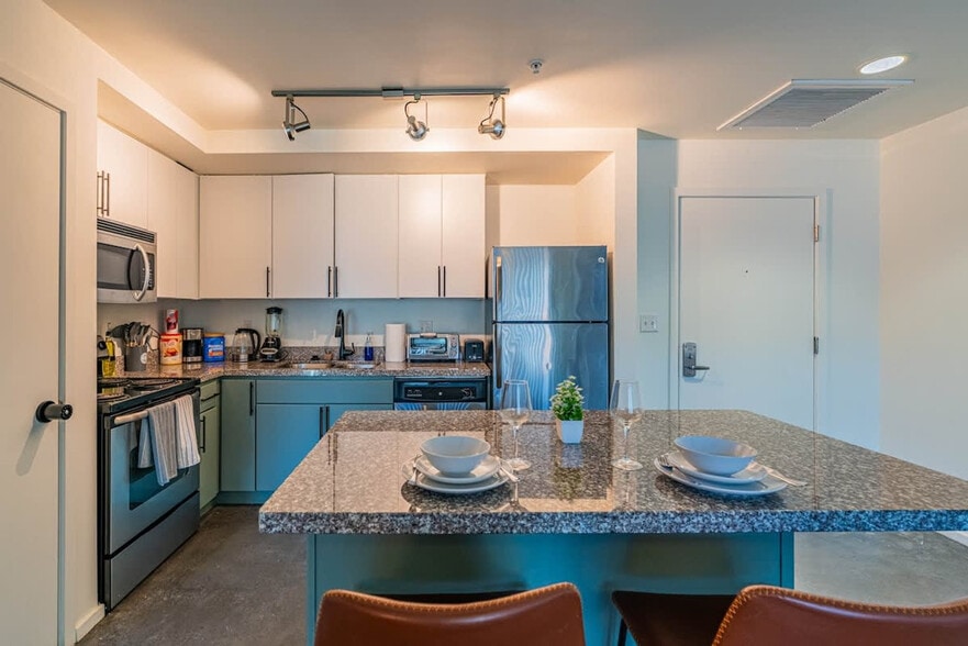 Building Photo - 333 E Roosevelt St